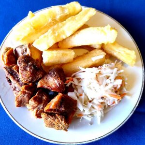 Yuca  con chicharron